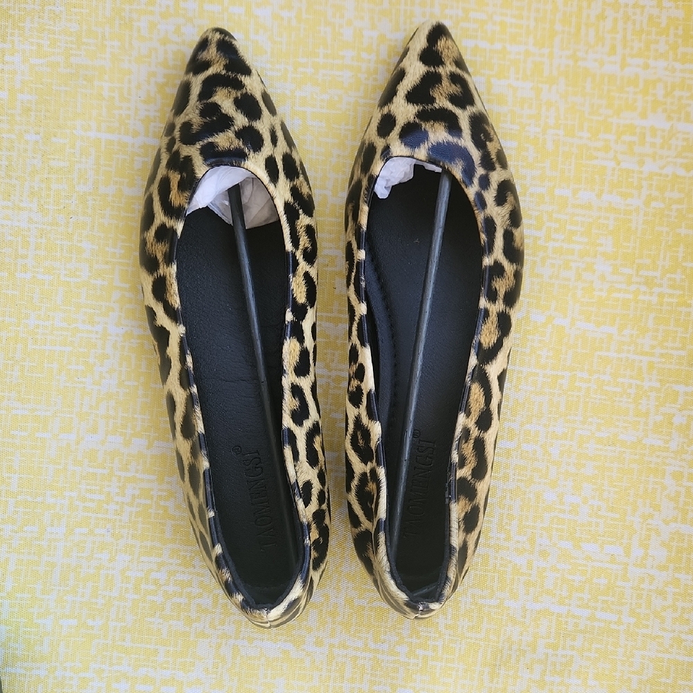 Leopard Print Pointed Toe Flats in Gold and Black - Picture 12 of 16